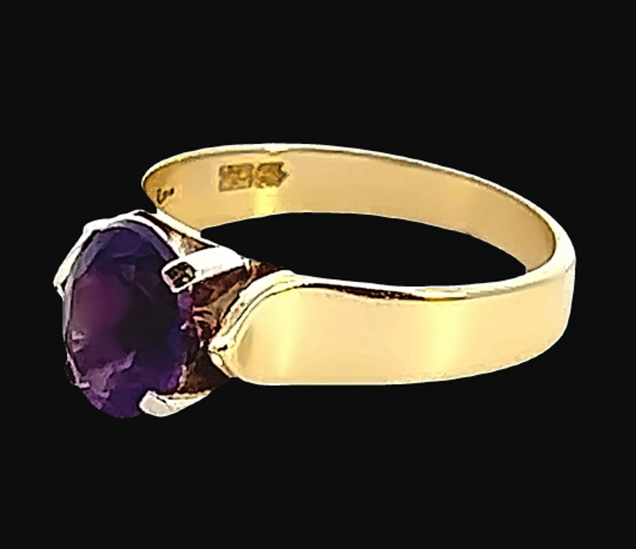 9ct Yellow and White Gold Amethyst Ring