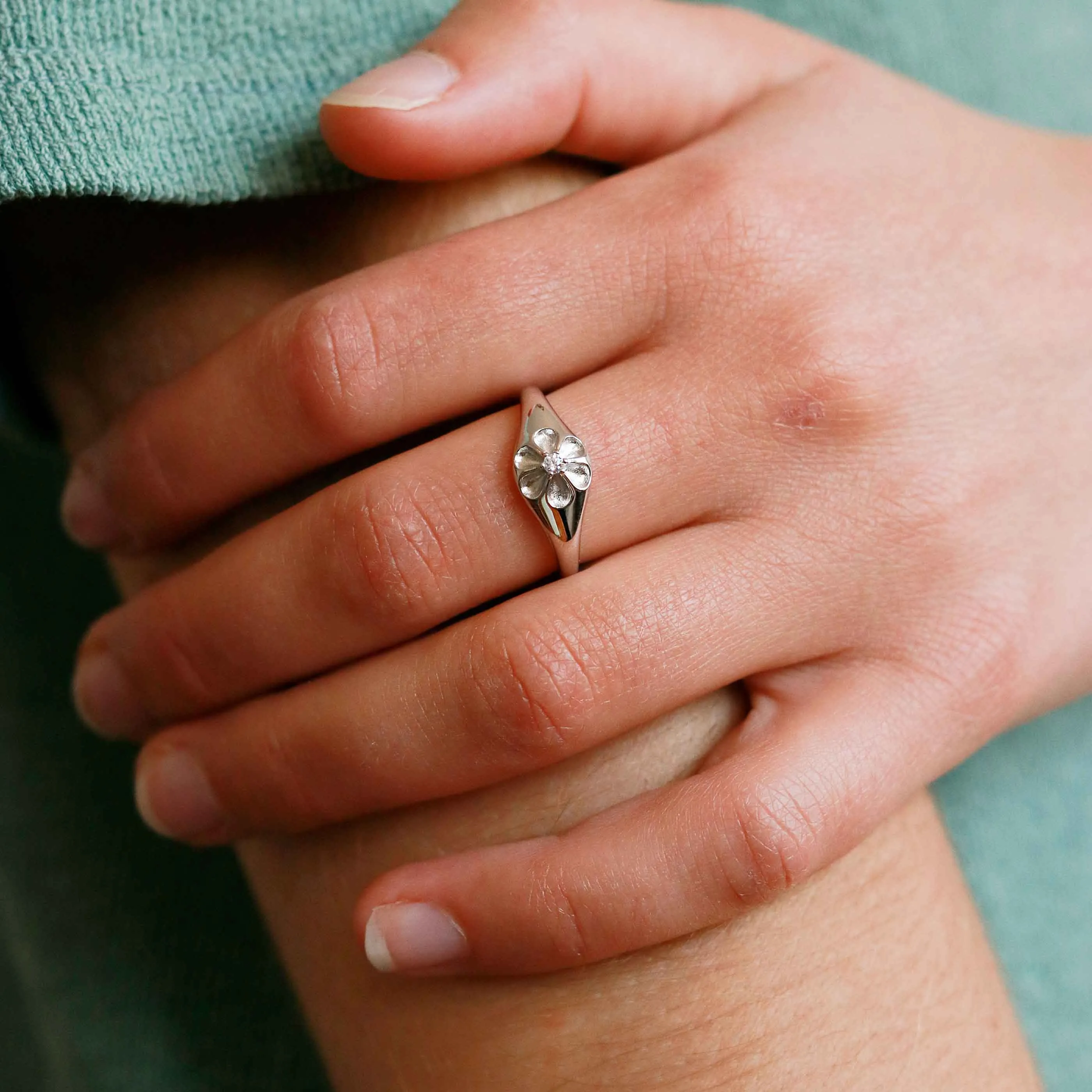 Flora Signet Ring in Silver
