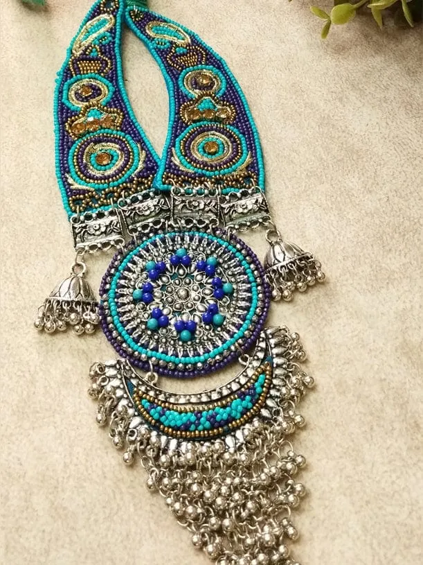Handcrafted Beaded Necklace with Timeless Elegance