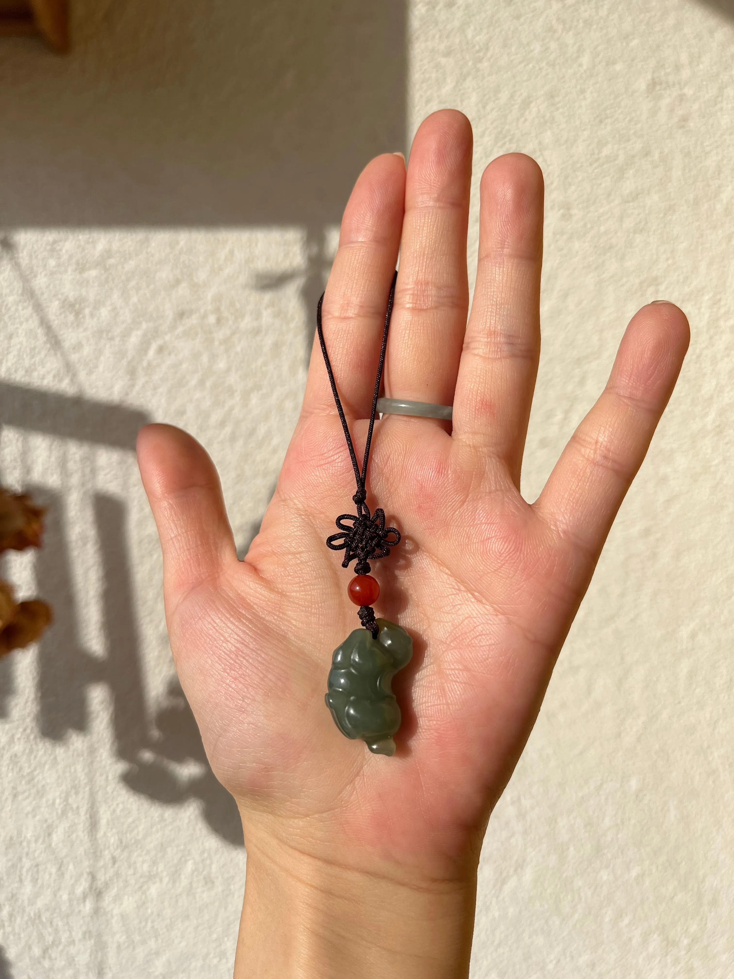 Handmade Phone Charm with a Hand Carved Jade Horse，手雕唐马手机链