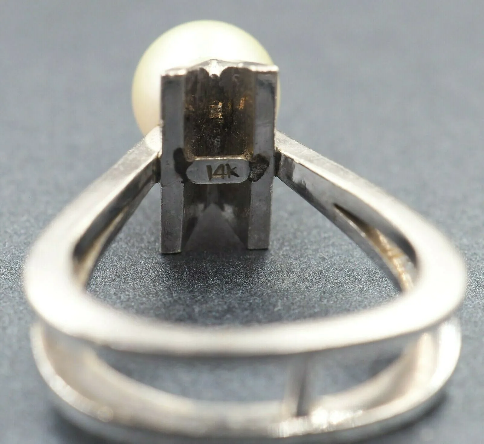 Pearl 14ct White Gold Ring