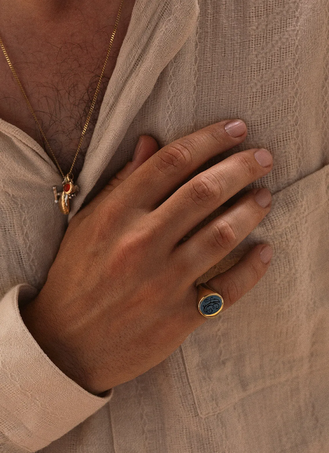 The gent maddox signet ring 14k gold