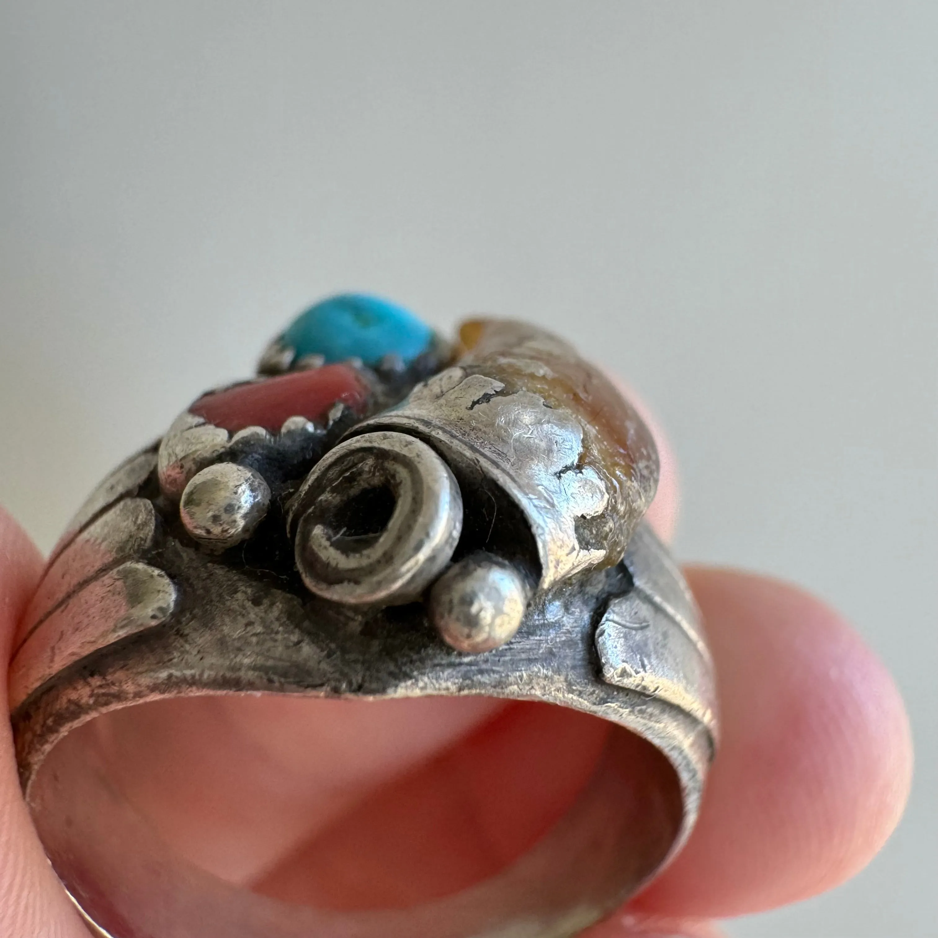 V I N T A G E // wear your fears / sterling silver Navajo claw coral and turquoise ring / size 9.25