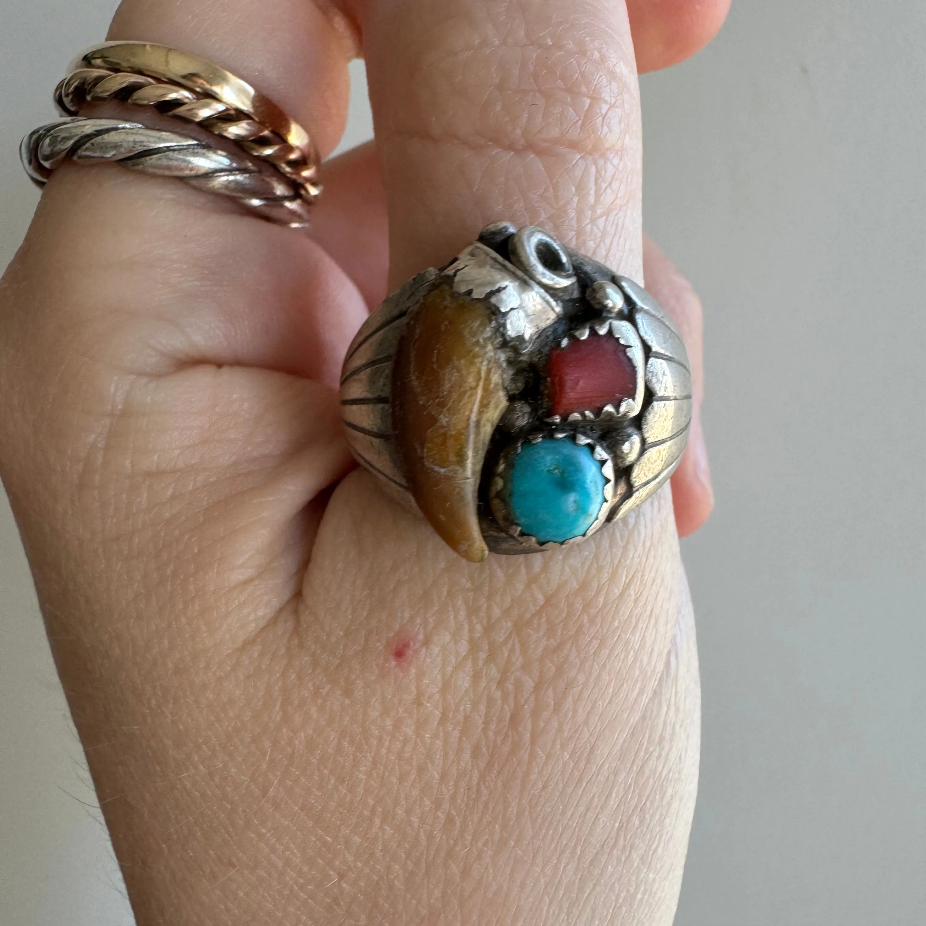 V I N T A G E // wear your fears / sterling silver Navajo claw coral and turquoise ring / size 9.25
